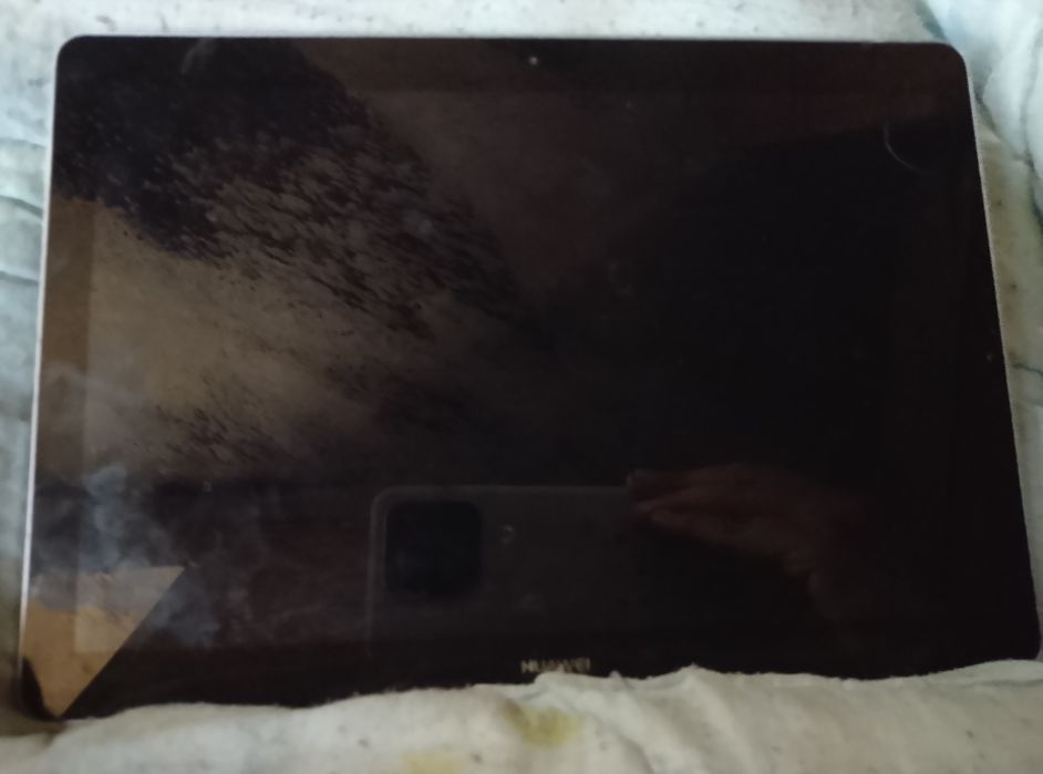 Huawei.AGLMade in Cina