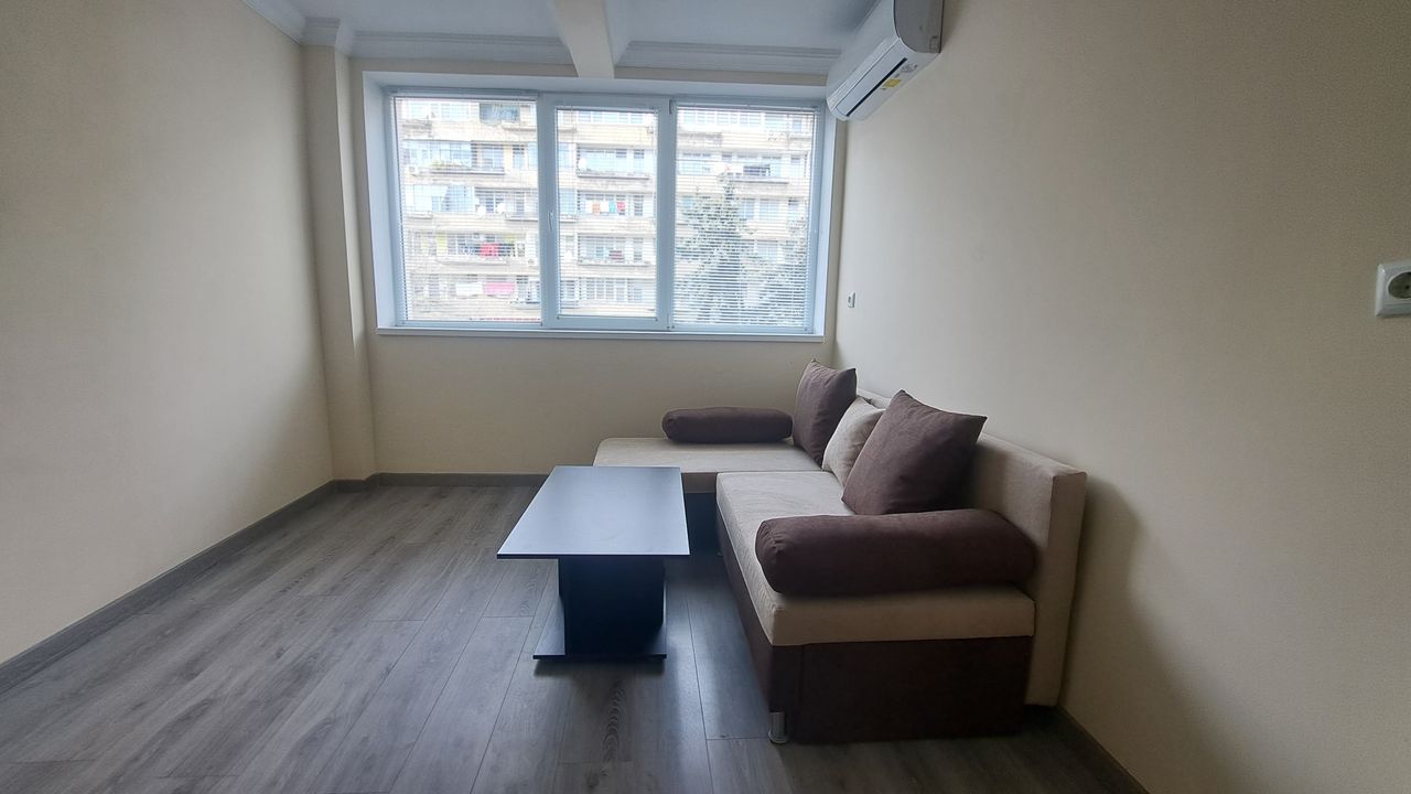 Дава се под наем Тристаен апартамент в Разград, Лудогорие - 81 кв.м за 408 € - Снимка #2