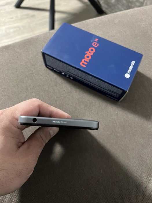 Moto E14 ca nou folosit foarte putin