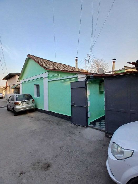 Дом 3 комнаты 1.3 соток  2 отдельных дома на участке