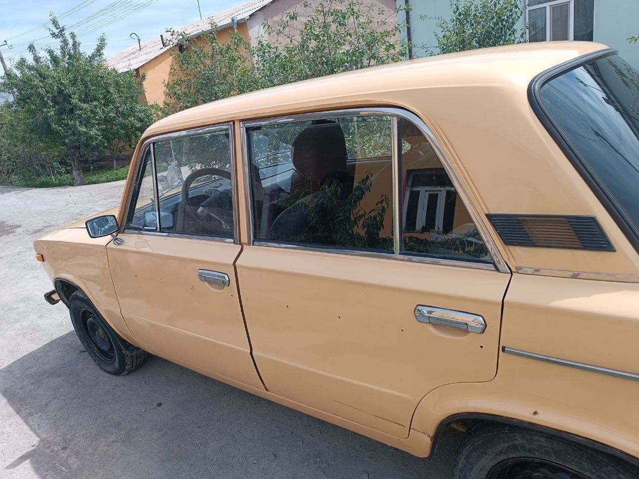 VAZ 06 1987 Yil motor 011 metan2020 yil qoʻyilgan. Baxosi kelishiladi.