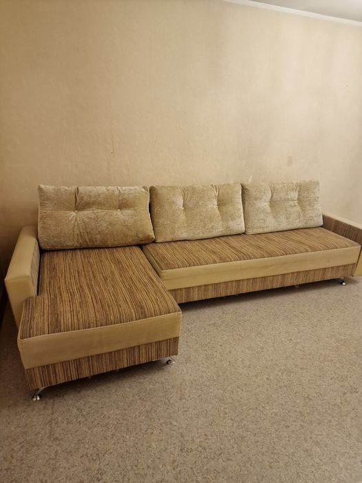 Продаётся угловой диван