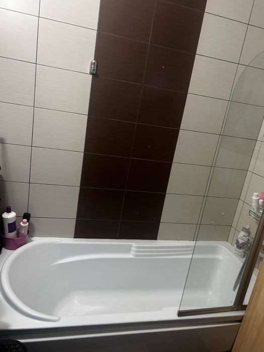 Inchiriez apartament in strand