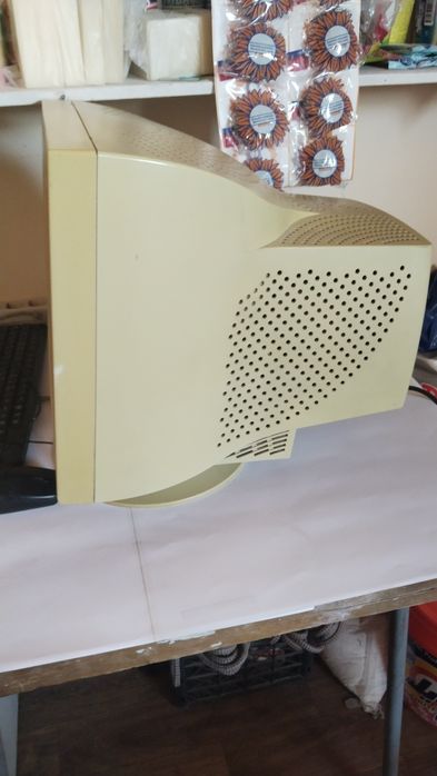 Konpyuter monito'r kanpyuter manitor