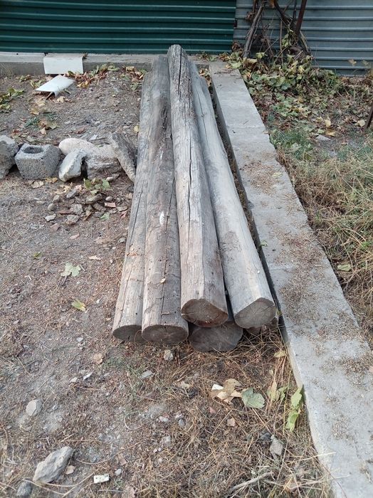 Продам столбы деревянные, кругляк. 6 шт, длинна на