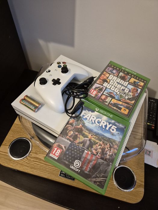Consola Xbox one s + controller + Gta V si Farcry 5
