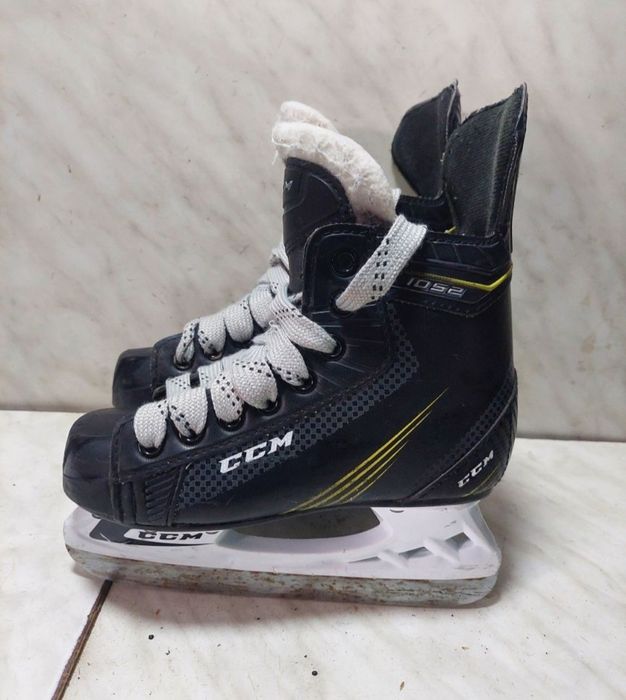 Patine 1009 hochei hochey CCM 1052 marime 31 ( 20,5 cm )
