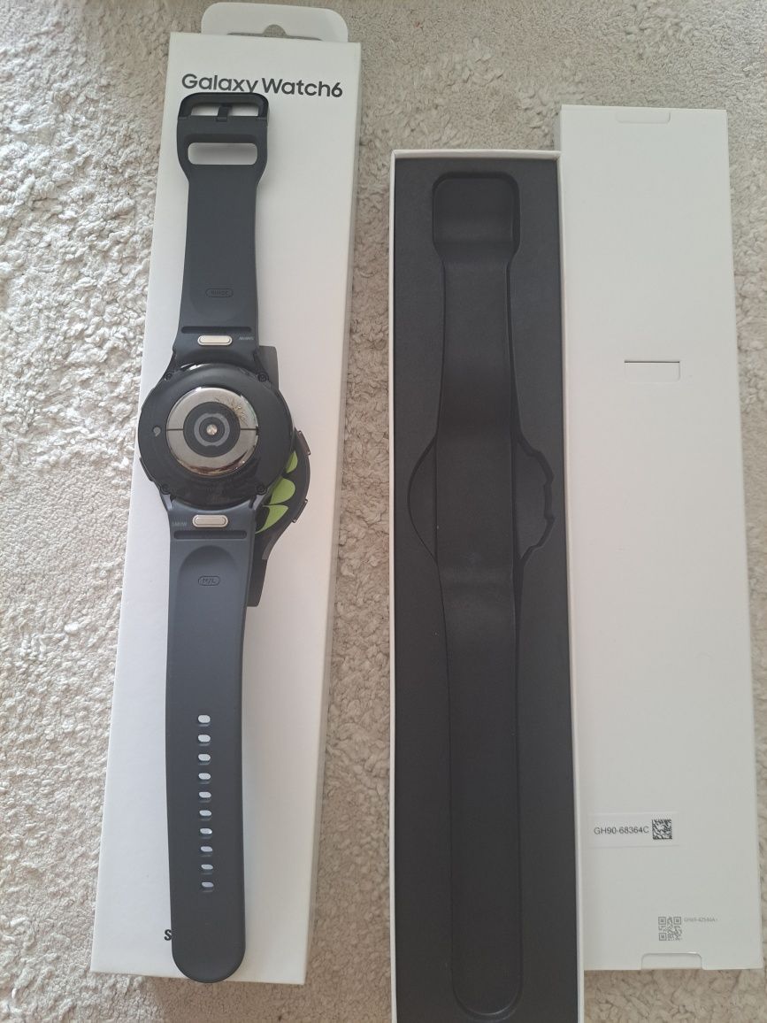 Galaxy Watch6 часы