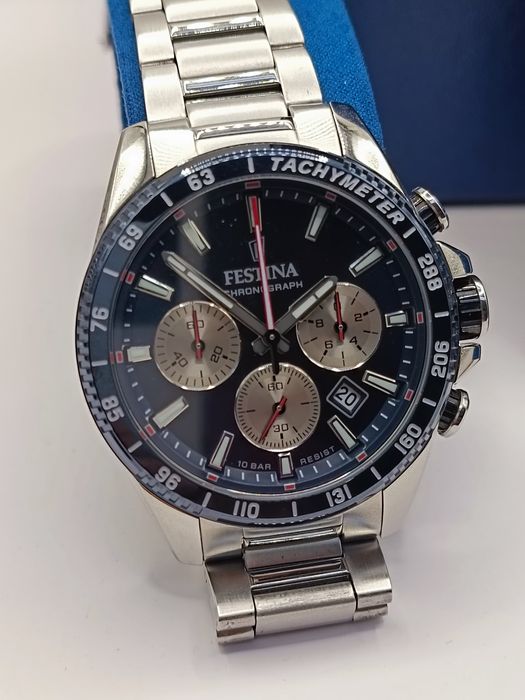 Часовник Festina F20560 / 20 месеца гаранция