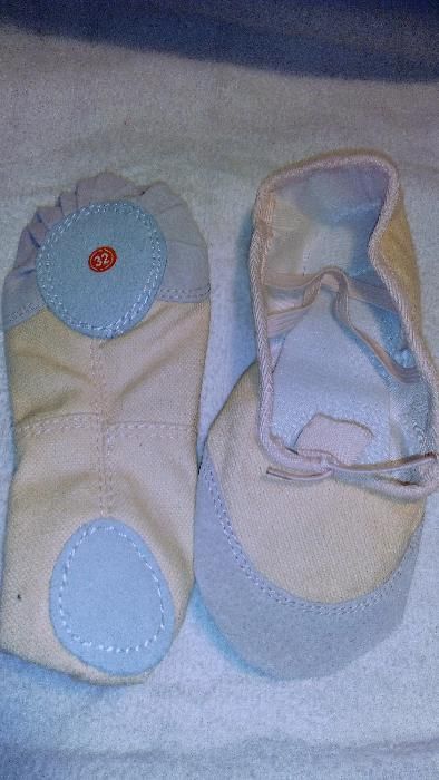 туфли за балет, гимнастика или танци за крак от15 см до