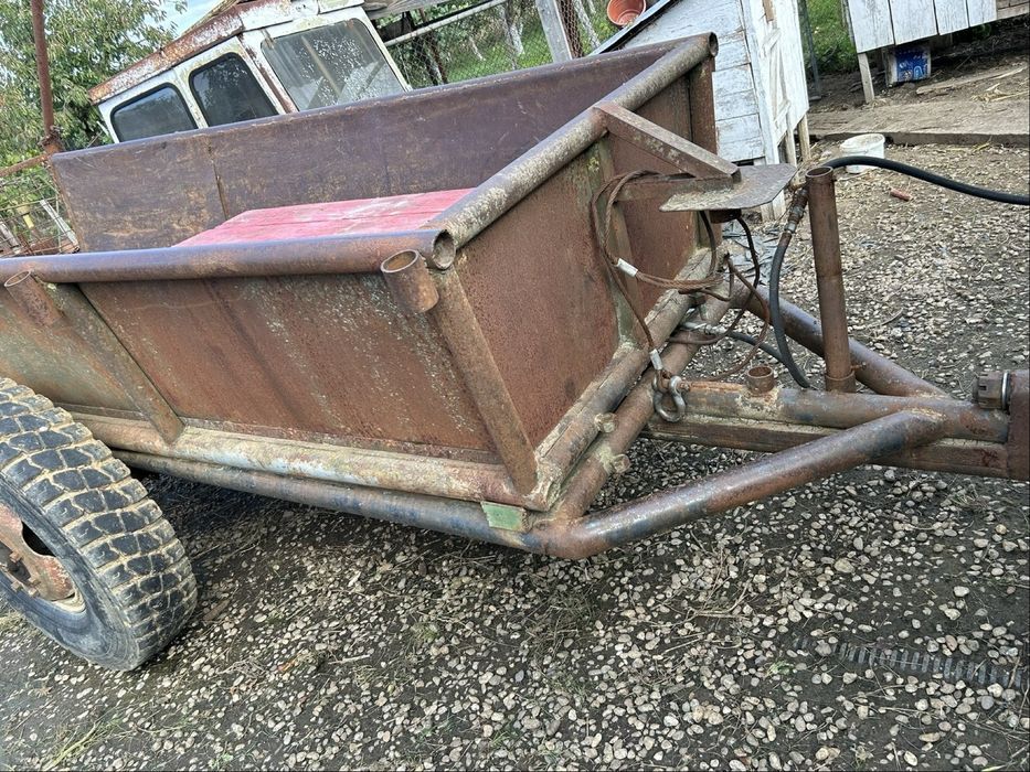 Tractor u650 , remorca basculabila , vidanjor