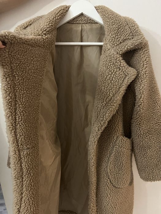Пухено палто в бежов цвят