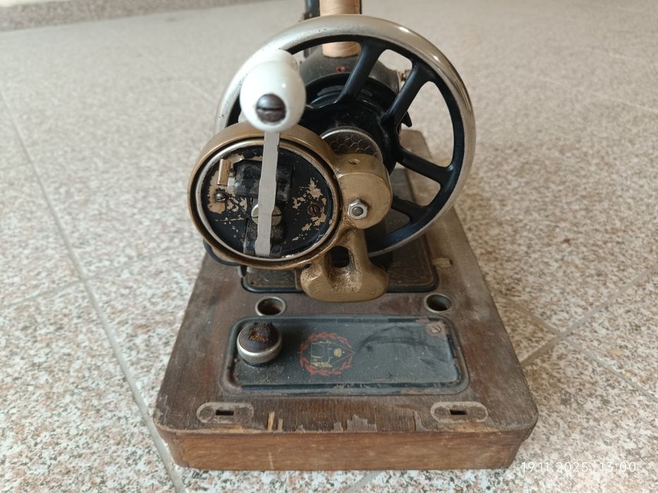 Шевни машини SINGER и VESTSA.