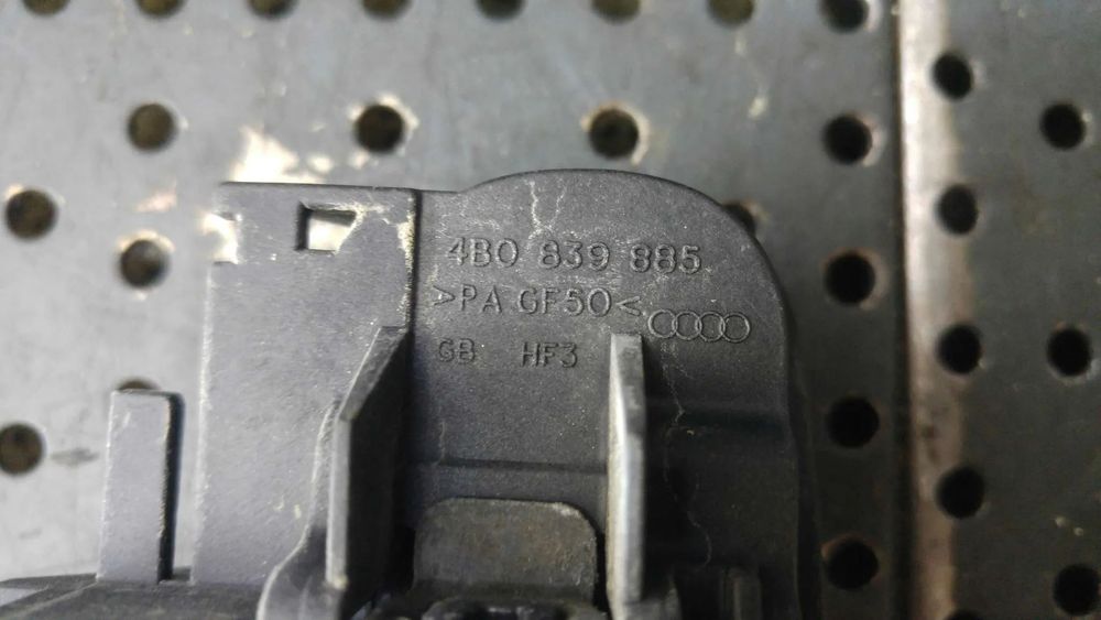 Maner usa dreapta spate audi a3 8p 4b0839885