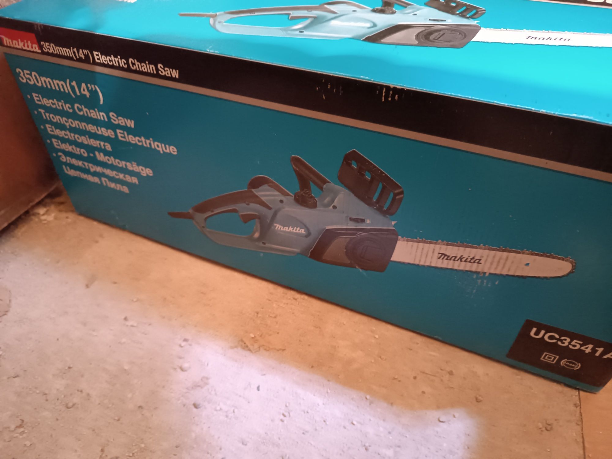 Електрически верижен трион Makita UC3541A
