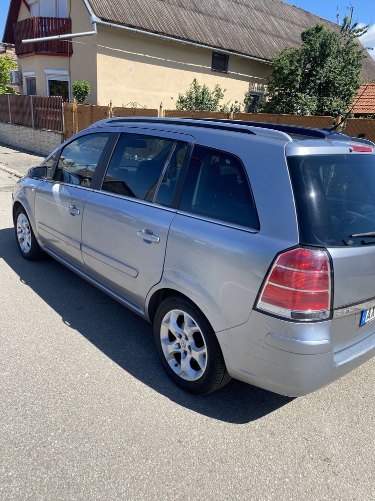 Opel Zafira B Panoramic 7 locuri