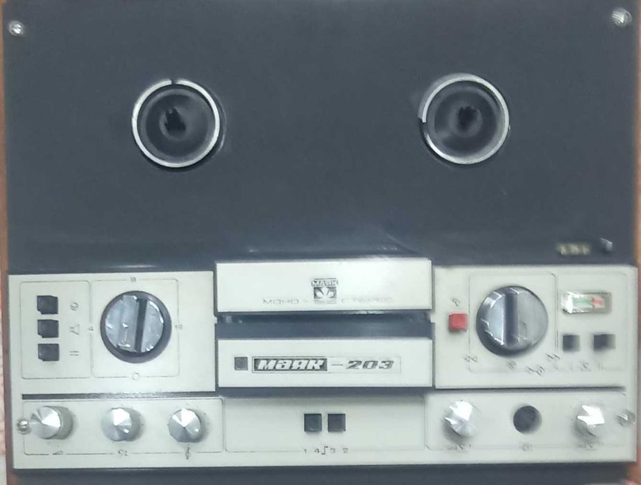 Катушечный магнитофон маяк 203