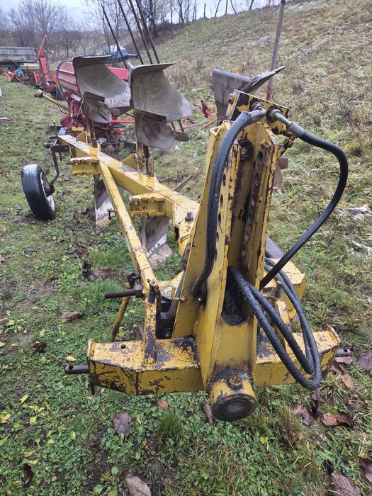 Plug reversibil trei brezde