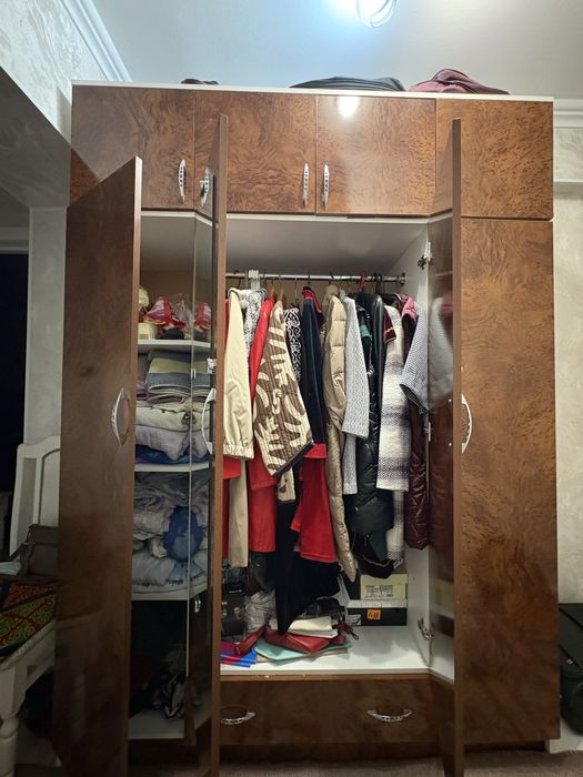 Шкаф для одежды продается