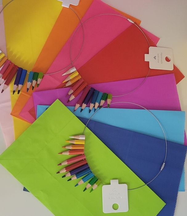 Colier creioane colorate