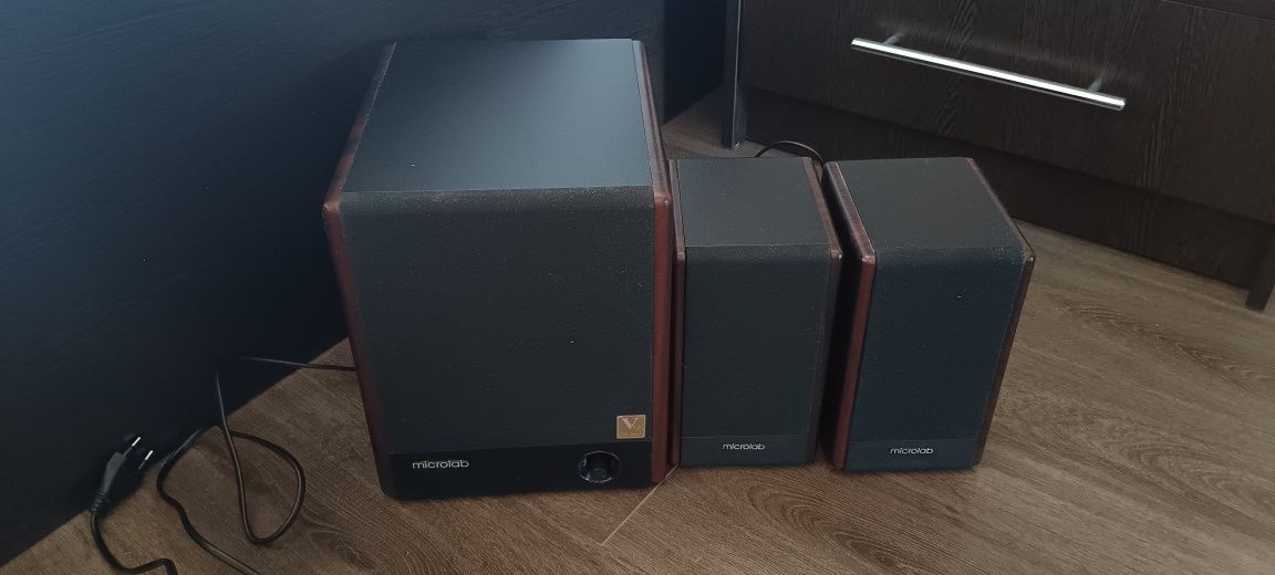 Продам сабвуфер и колонки Microlab
