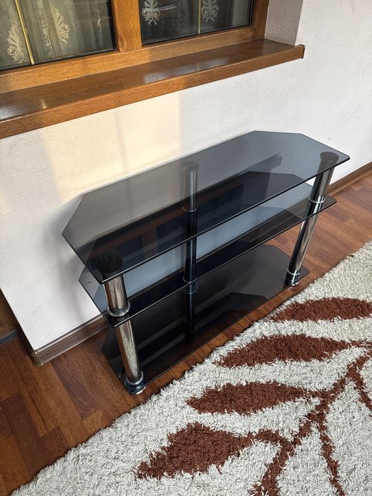 Подставка стеклянная под телевизор