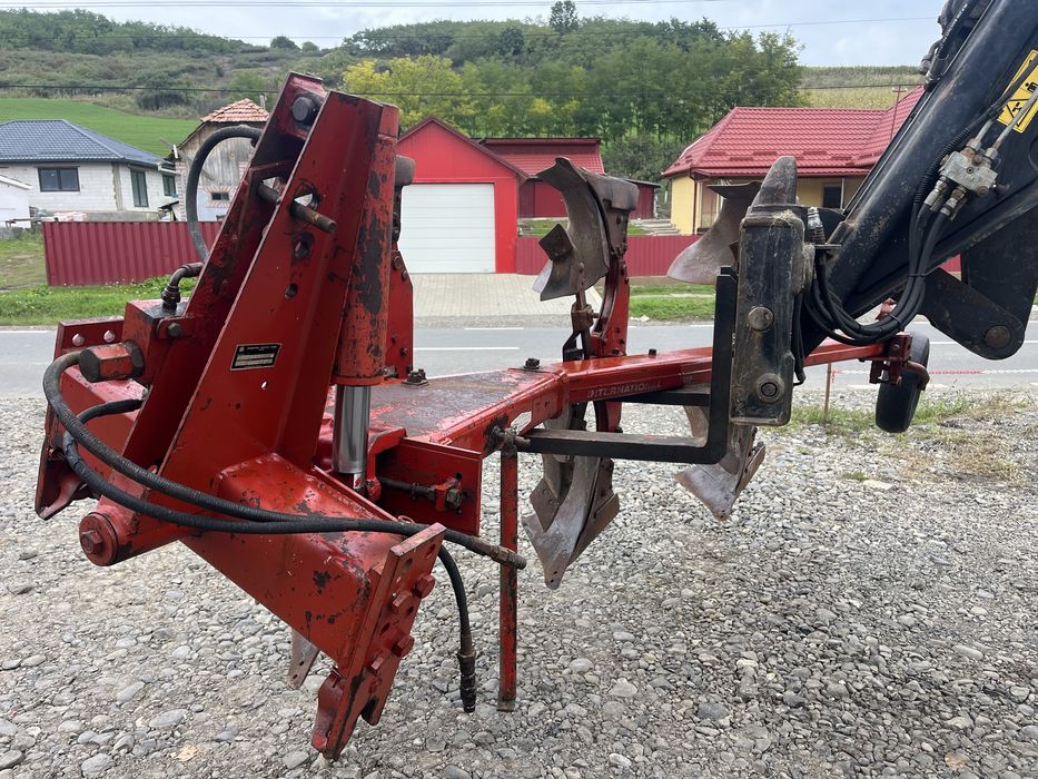 Plug 3 brazde internationa