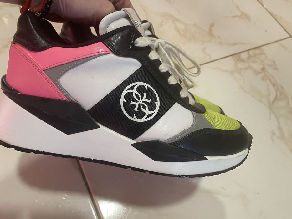 Guess сникърси топ модел