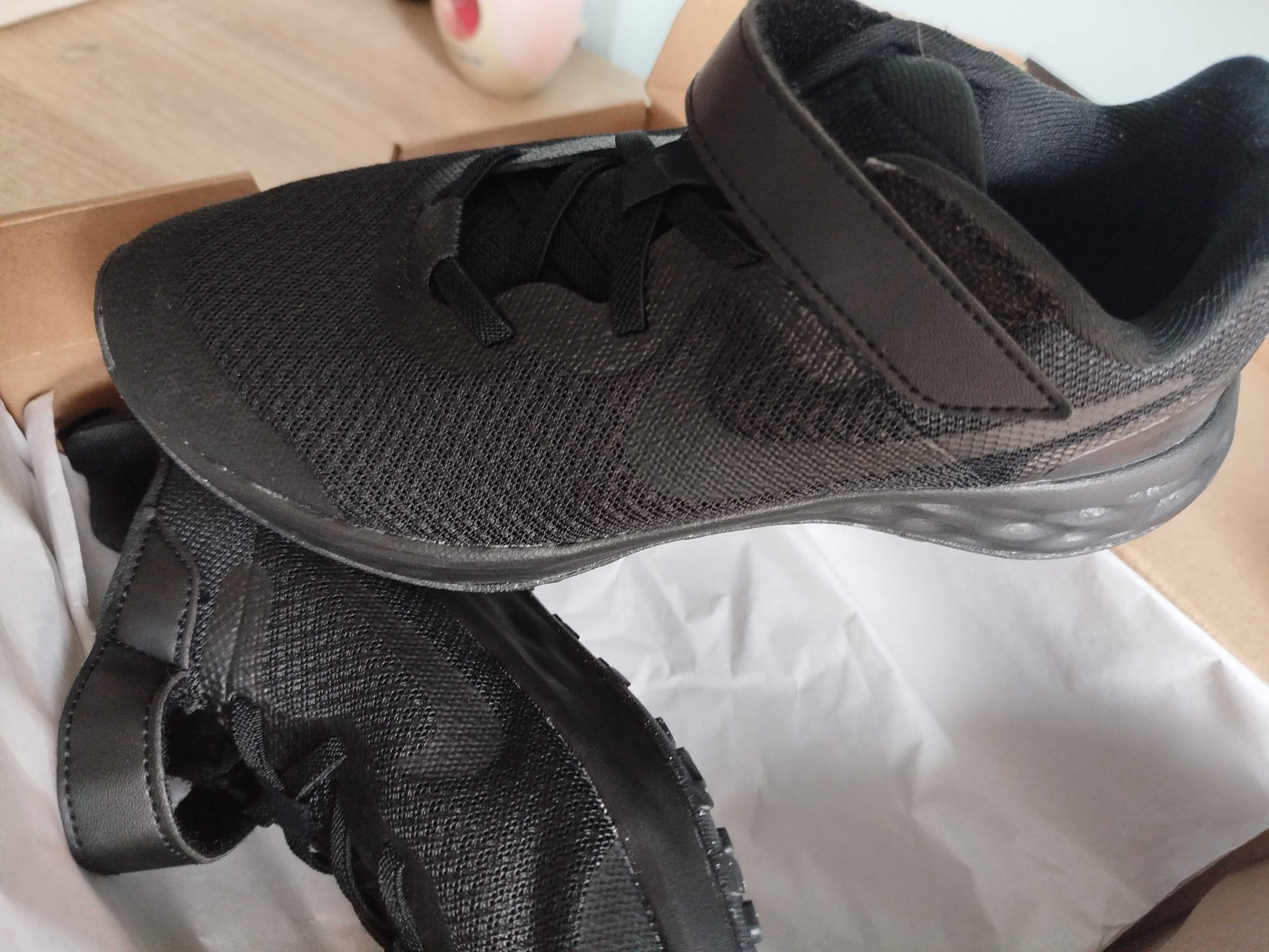 Нови маратонки NIKE