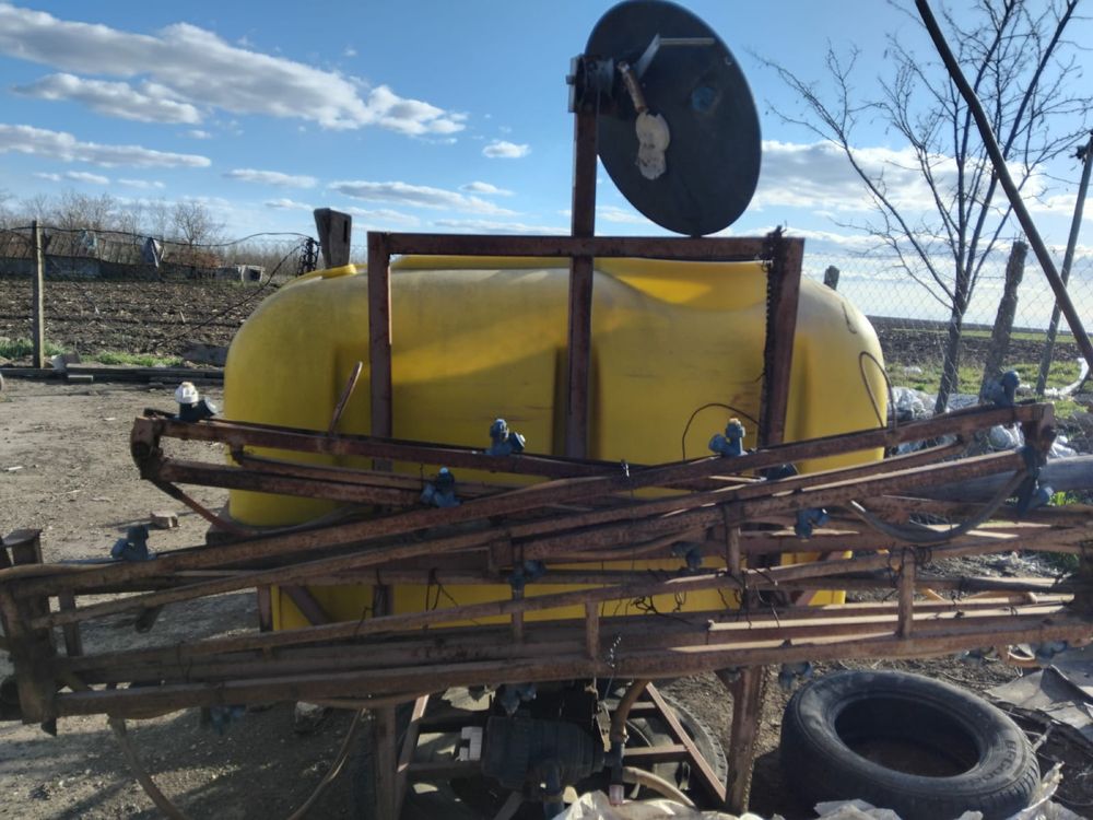 Vând utilaje: tractor U650