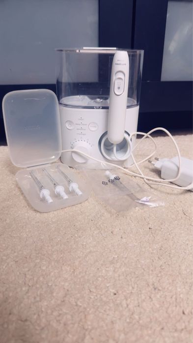 Irigator bucal Philips Sonicare Power Flosser 7000 HX3911/40 garantie