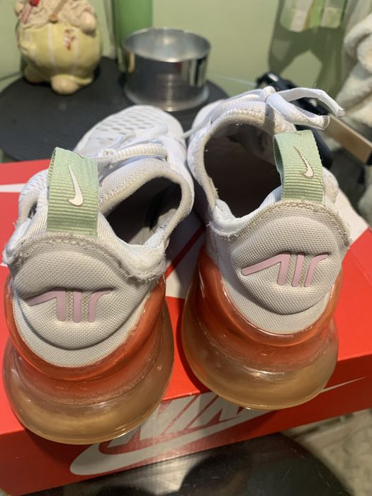 Продавам оригинални маратонки NIKE AIR MAX 270