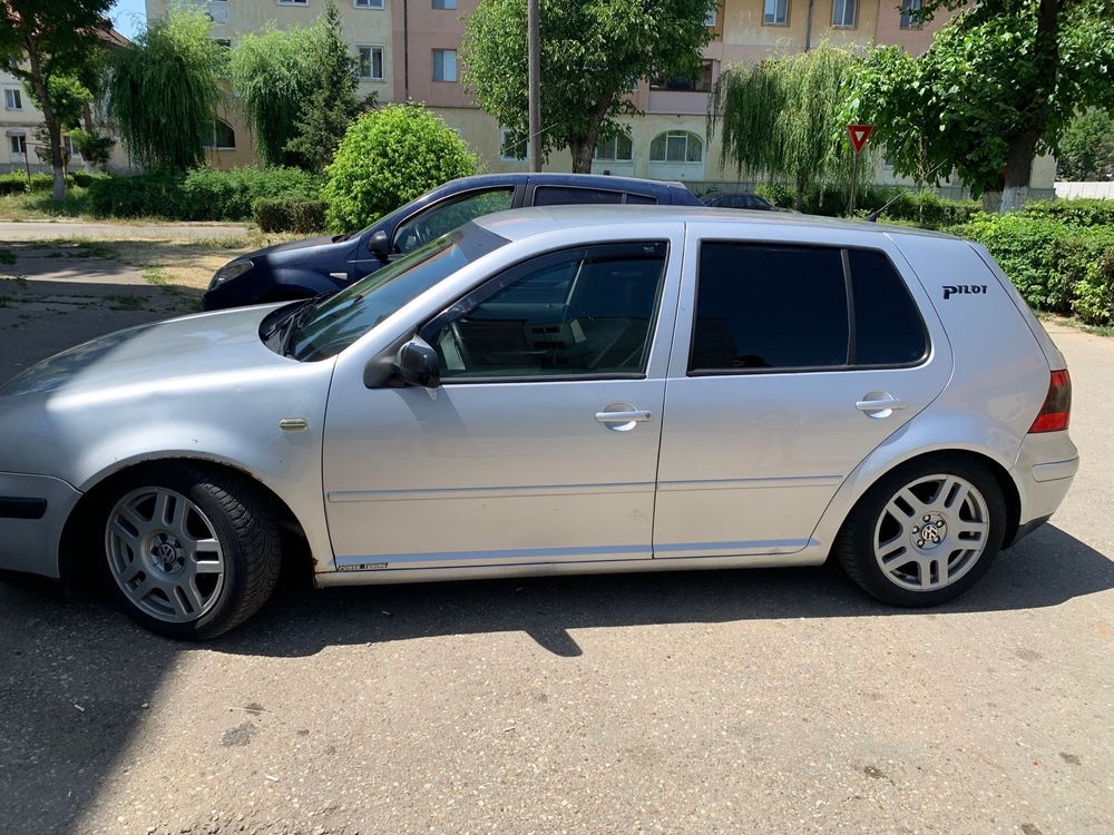 Vand wv golf 4 an 2002 toate actele la zi