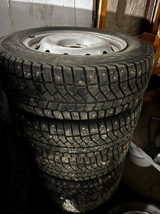 Продам летний покрышкий диский