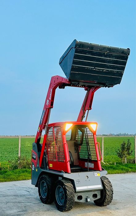 Miniexcavator/miniincarcator bobcat/motor kubota/an2016