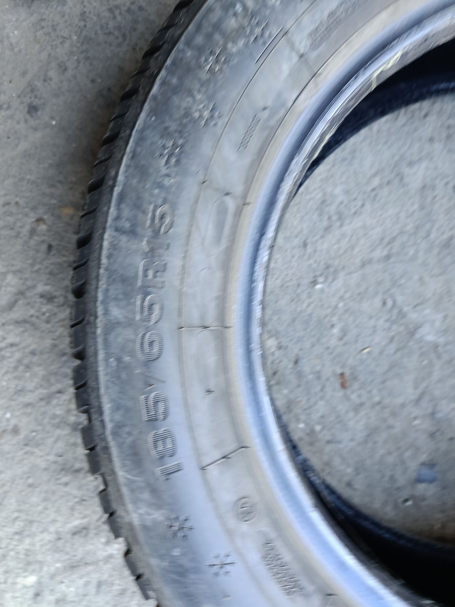 Зимни гуми -15цола -185/65-1бр.-65лв."DUNLOP"