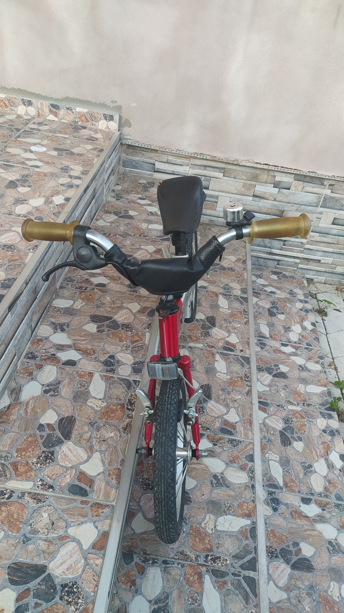 Vând bicicleta BMW