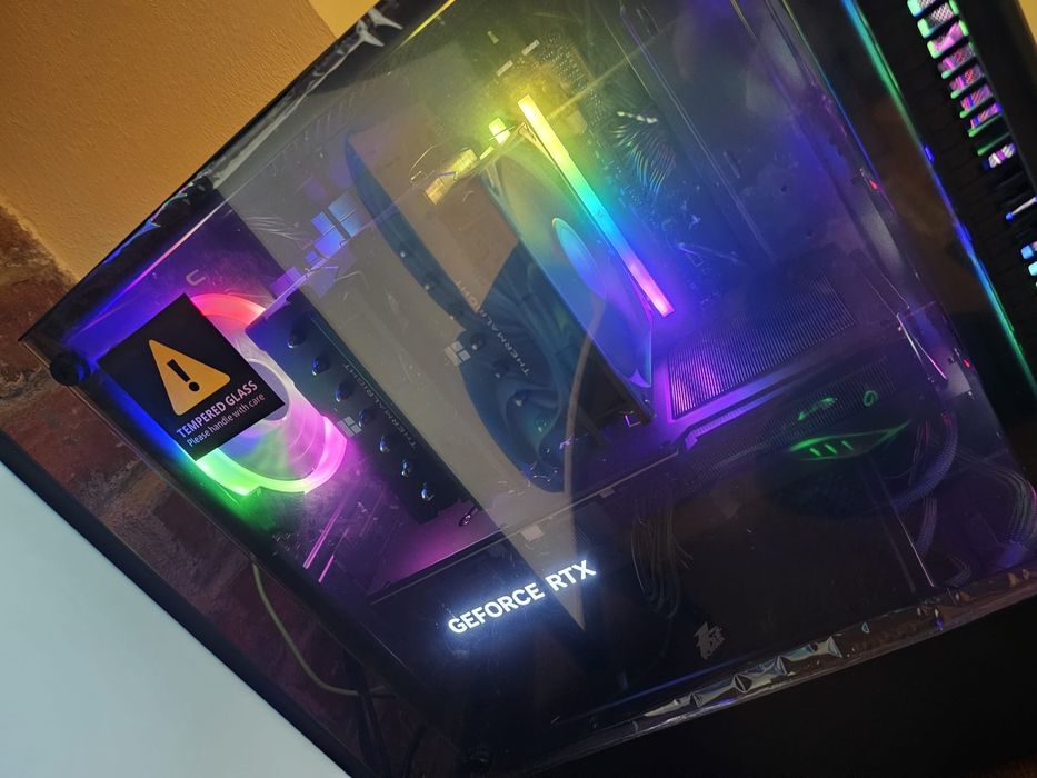 PC Ryzen 9880X3D / RTX 4080 Super / 32Gb DDR5 6000Mhz / SSD 2TB