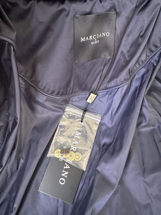 Продавам дамско яке Marciano by Guess