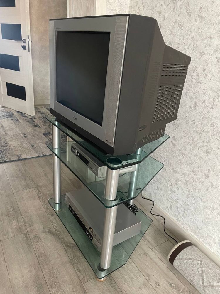 Продам Lg Flatron TV, Panasonic VHS, тюнер и подставка