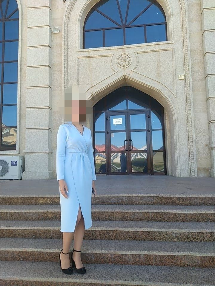 Вечернее платье в голубом оттенке