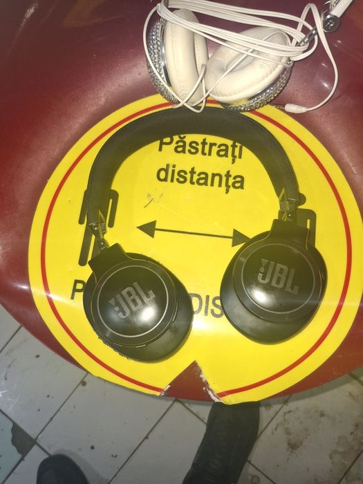 Căști jbl 660nc ..