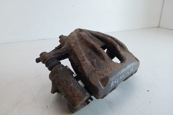 Etrier frana dreapta fata cu suport etrier Toyota Avensis a 2-a gener