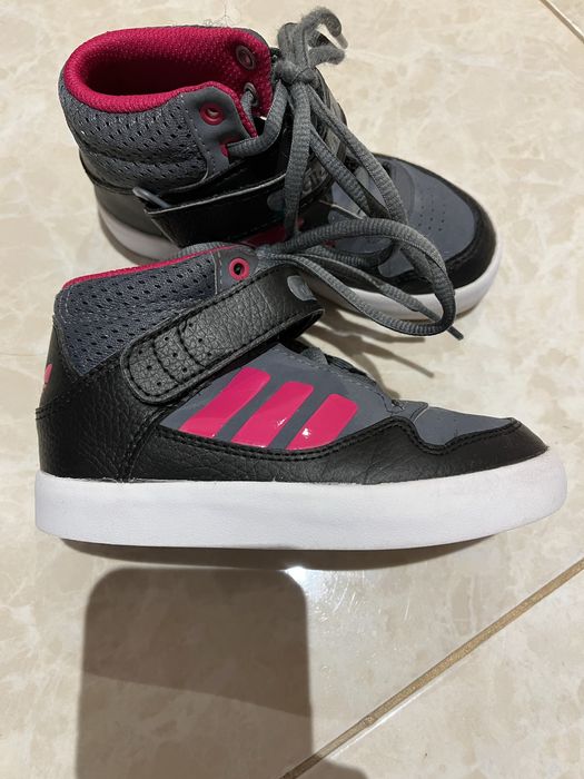 Маратонки Adidas 26 размер