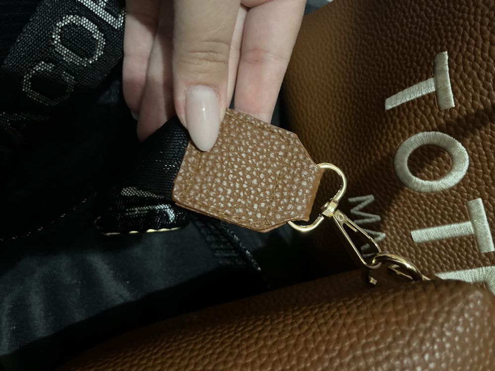 Дамска чанта TOTE BAG в кафяво + вътрешна чантичка + шалче