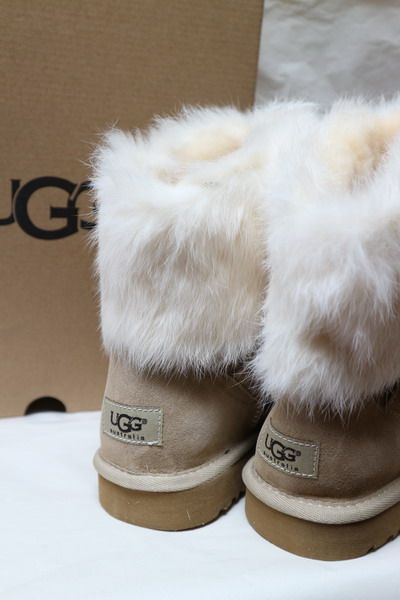 Cizme dama Ugg Nr. 35 australia bej 70 RON - super reducere 2024