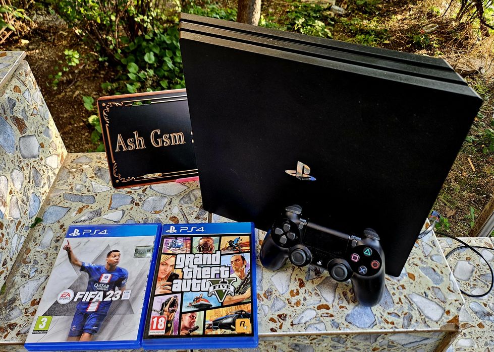 Playstation 4 Pro ( ps4 pro ) cu fifa si gta