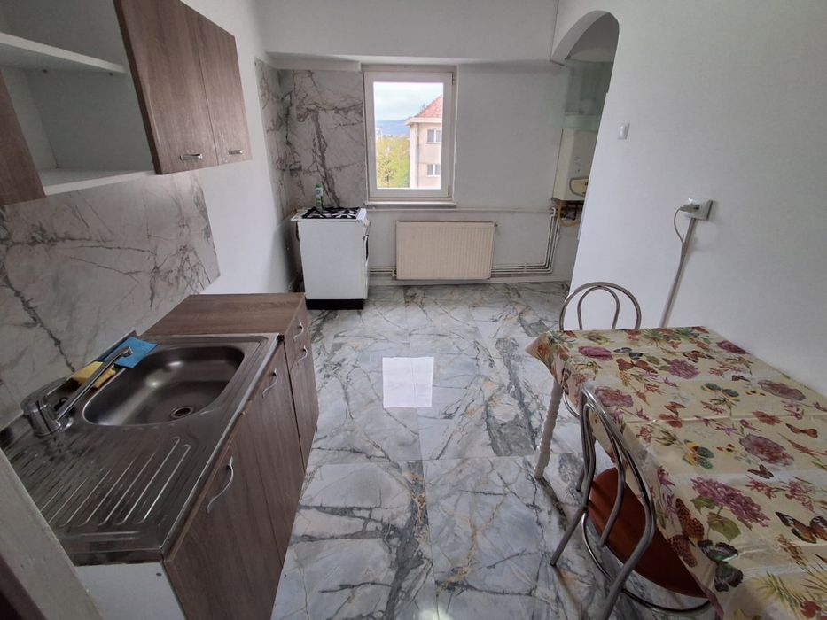 Inchiriez apartament 2 camere central Abatorului
