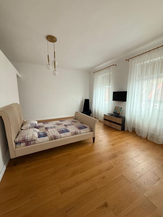 Apartament 2 camere, complet mobilat, proaspat renovat, strada Lunga