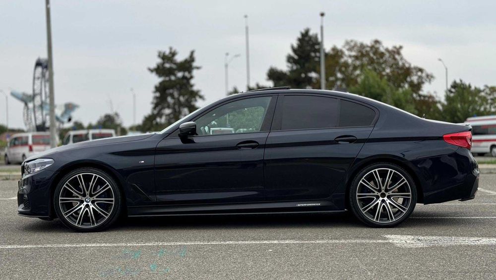 BMW 530d xDrive G30 • Pachet M Sport • Night Vision • Soft Close 2017